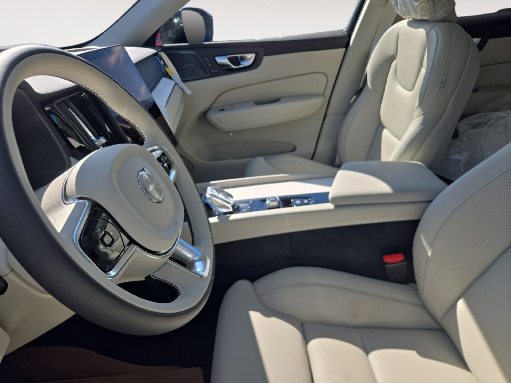 New 2027 Volvo XC60 B5 Ultra AWD/4WD image 2