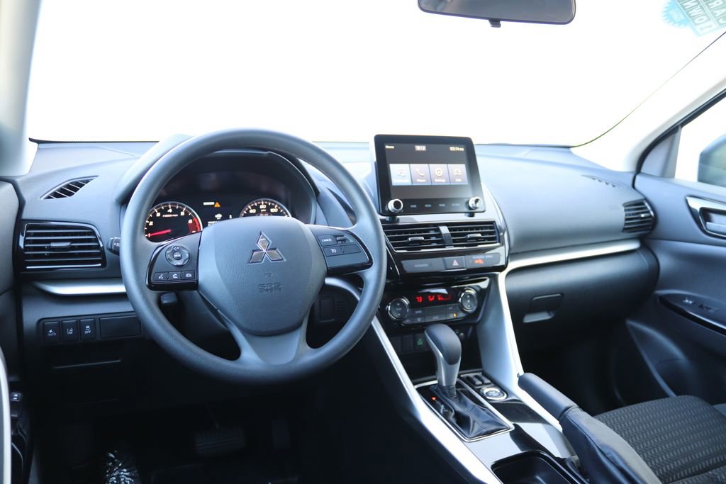 Used 2025 Mitsubishi Eclipse Cross LE image 3