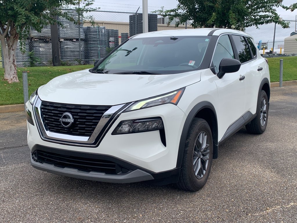 Used 2023 Nissan Rogue S FWD image 4
