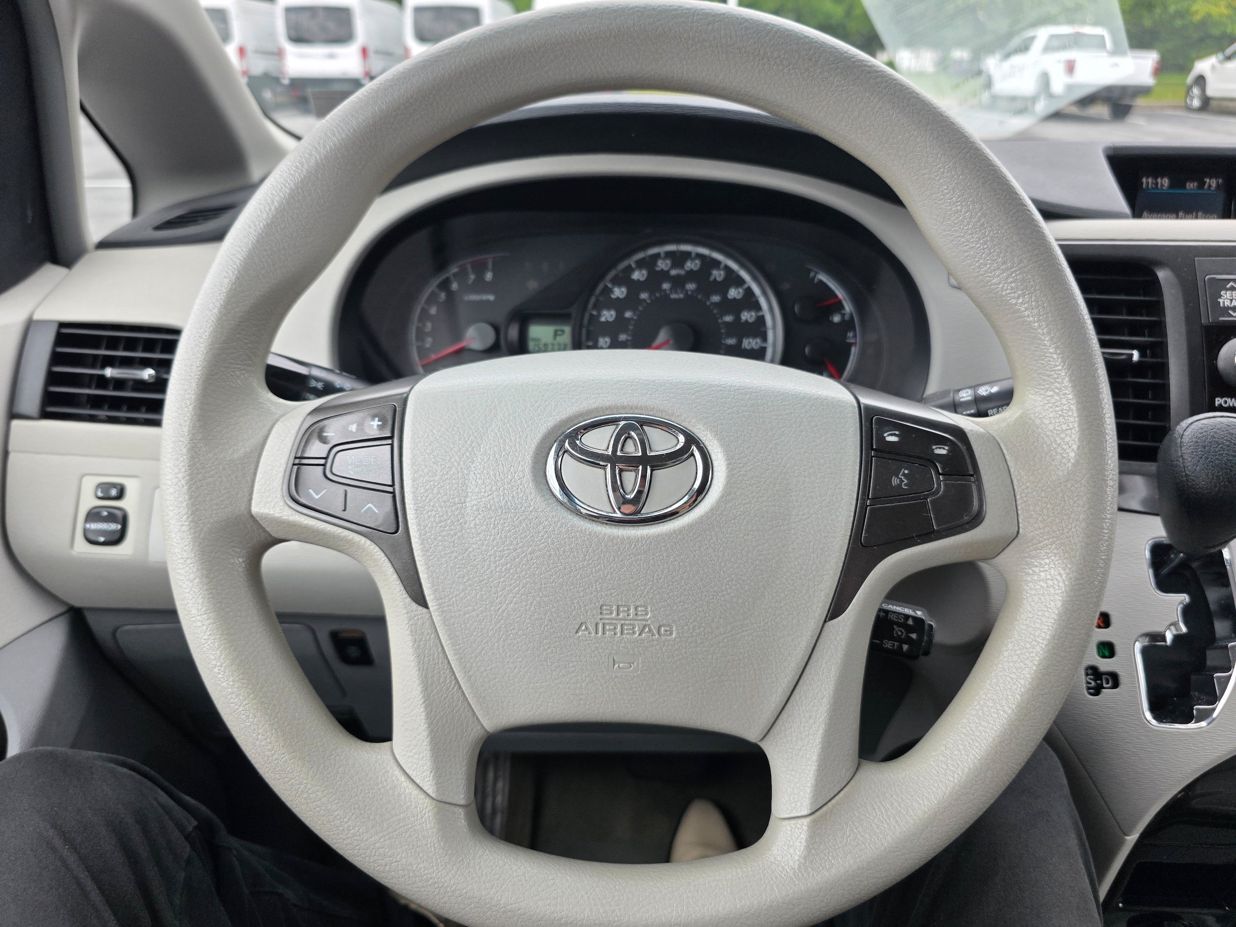 Used 2012 Toyota Sienna LE w/ Towing Pkg FWD image 15