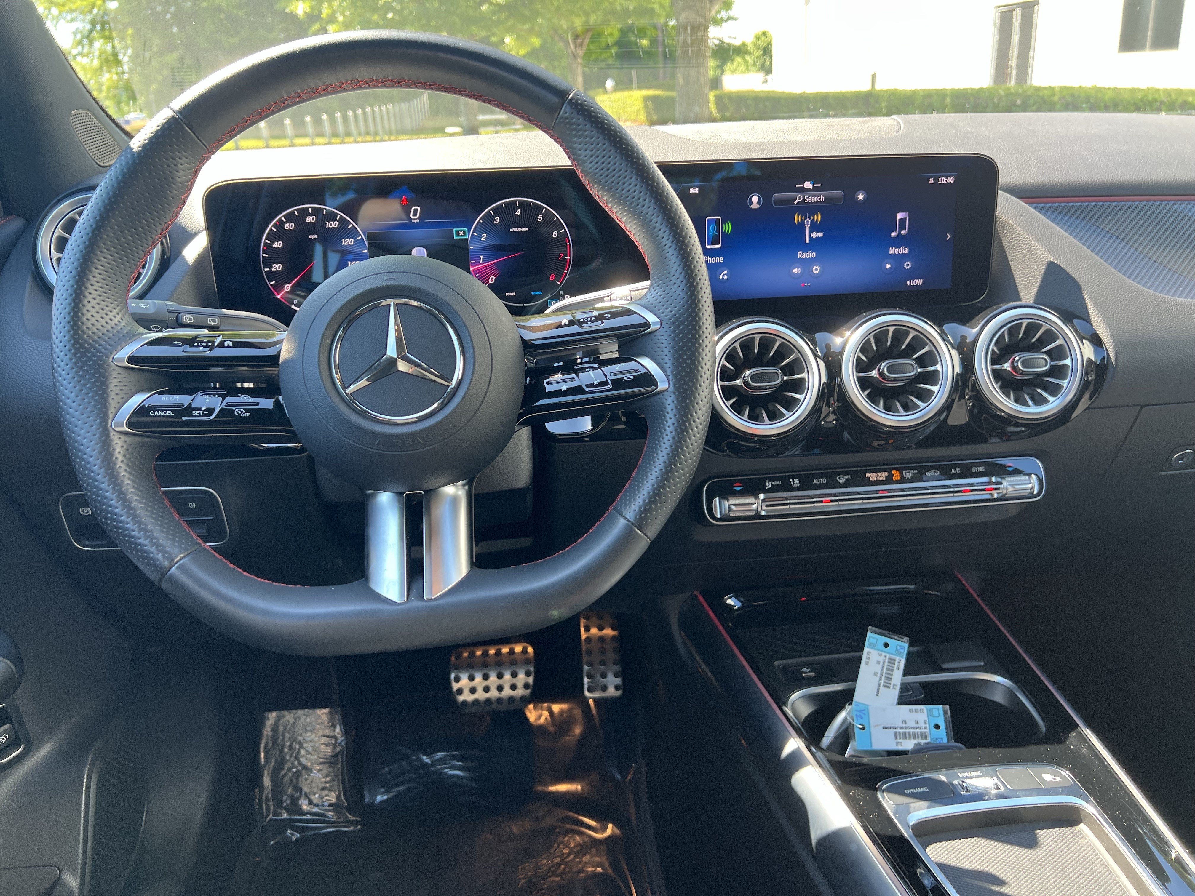 Certified 2025 Mercedes-Benz GLA 250 w/ AMG Night Package image 30