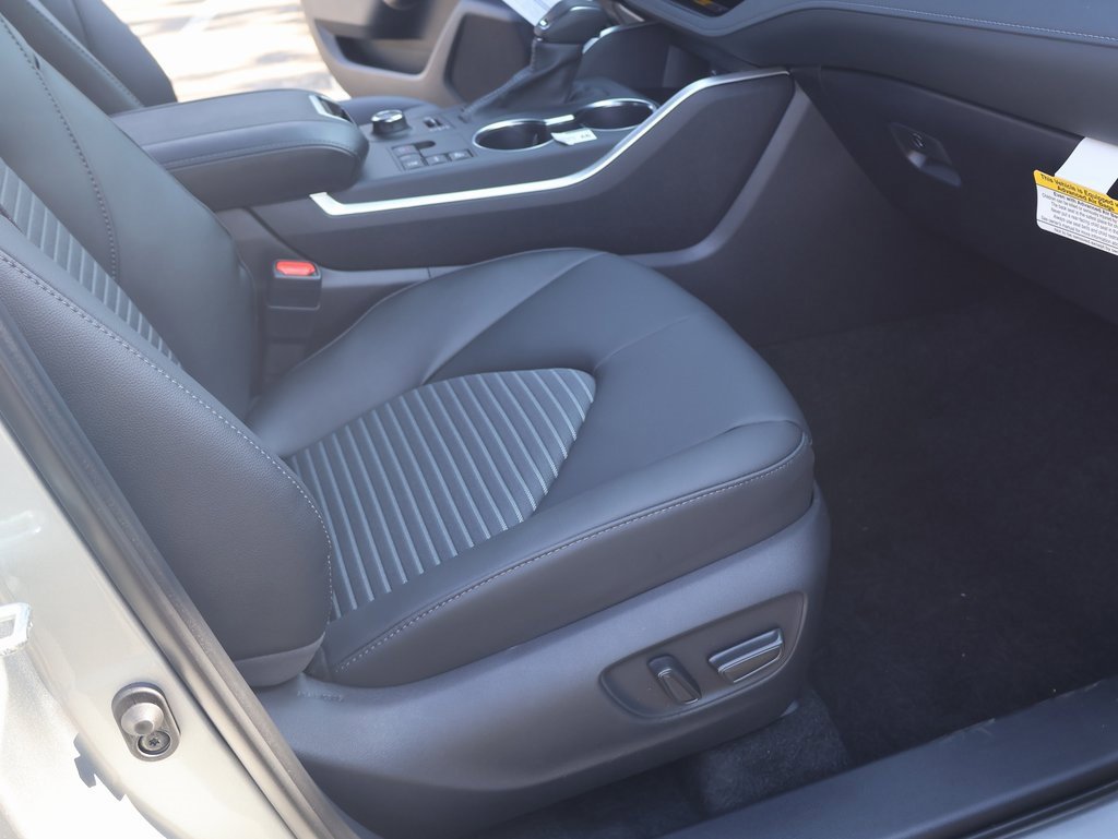 New 2025 Toyota Highlander XSE image 32