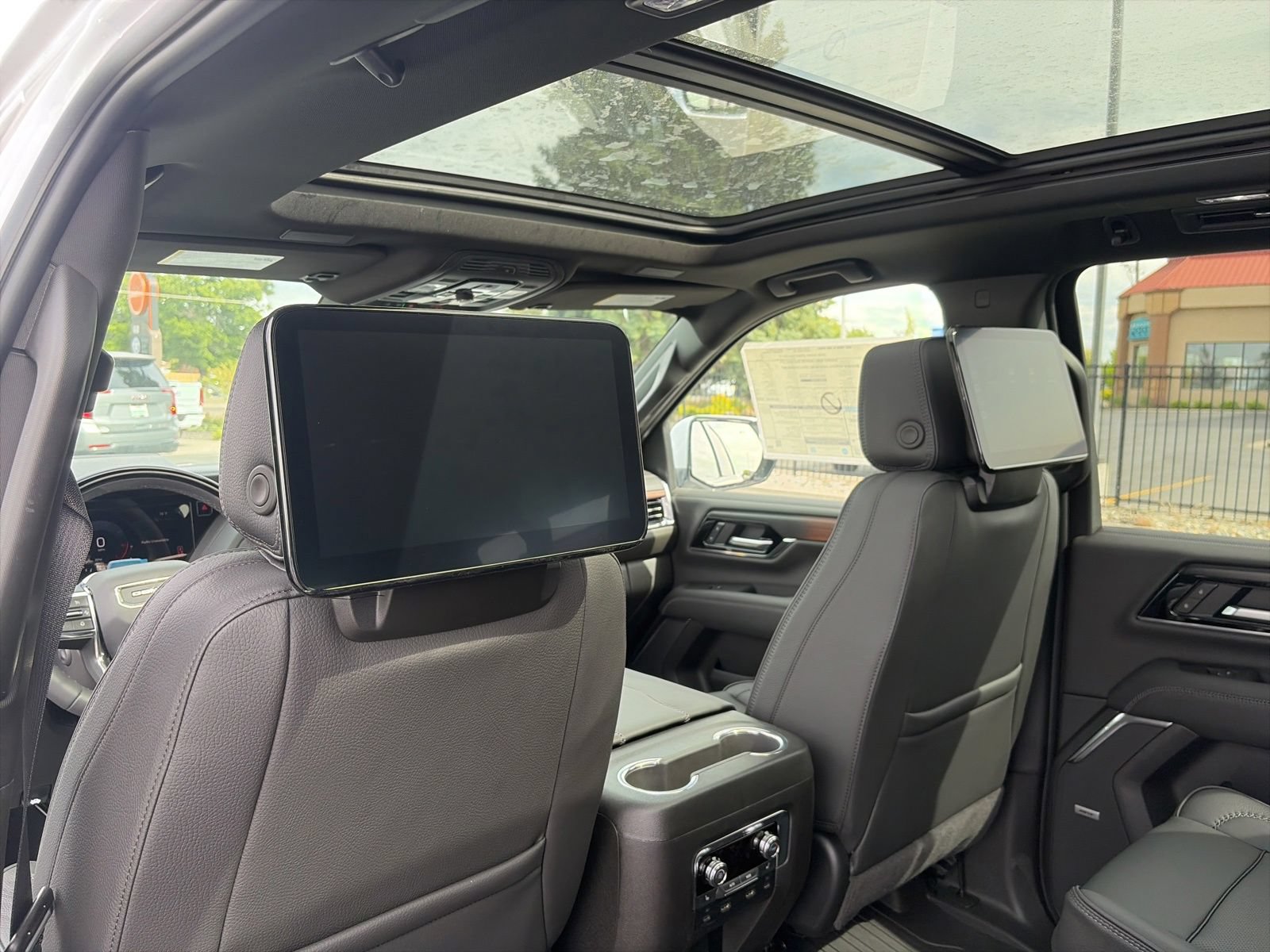 New 2026 GMC Yukon XL Denali w/ Denali Reserve Package AWD/4WD image 22
