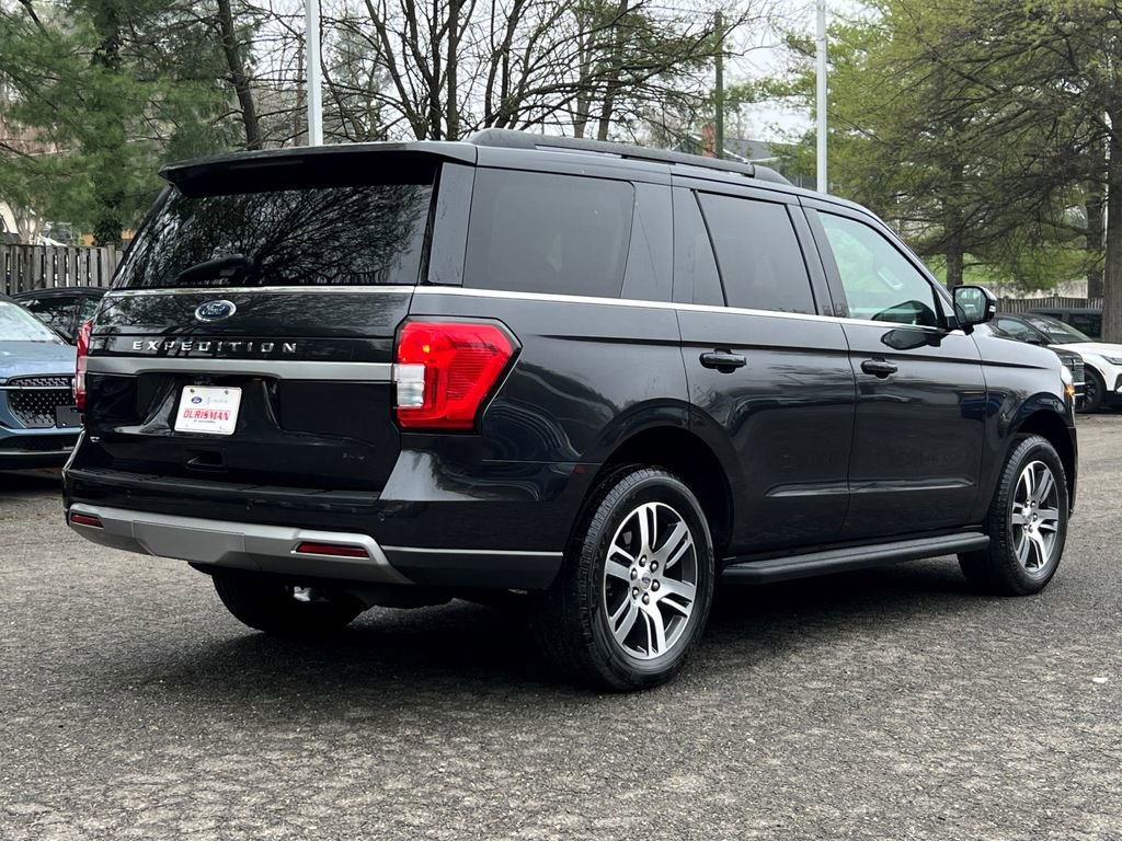 Used 2024 Ford Expedition XLT image 7