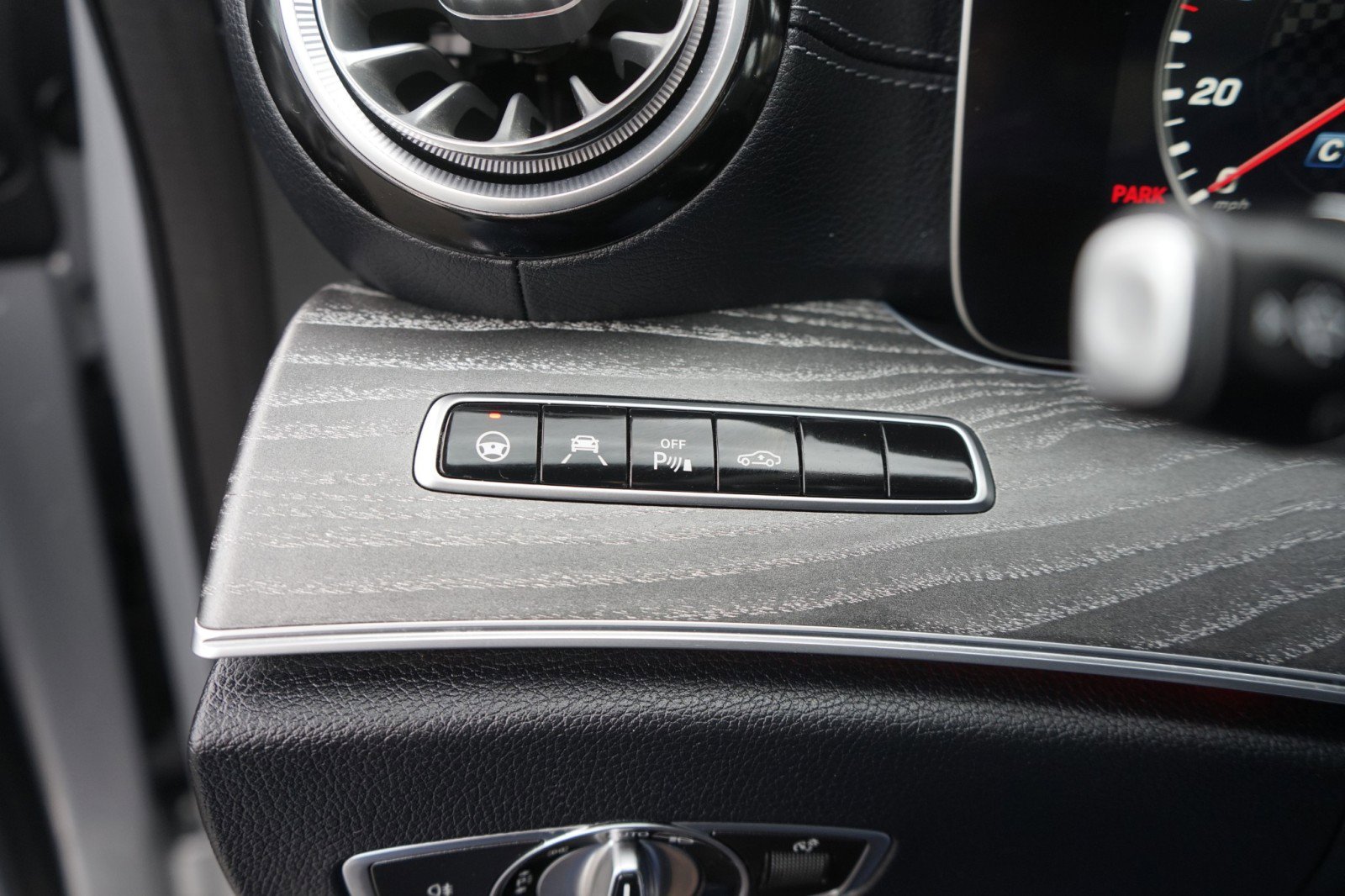 Used 2019 Mercedes-Benz CLS 53 AMG 4MATIC w/ Driver Assistance Package image 27