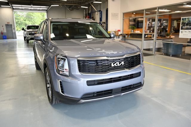 Used 2022 Kia Telluride S AWD/4WD image 3
