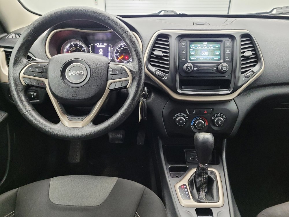 Used 2015 Jeep Cherokee Sport image 22