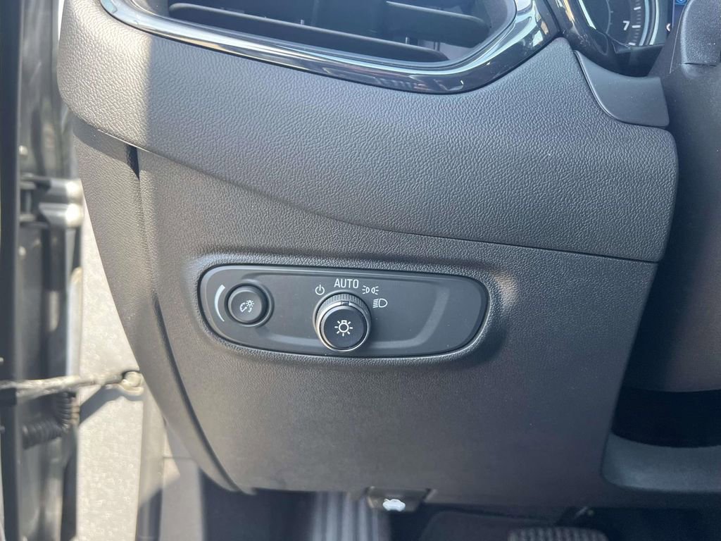 Used 2023 Chevrolet Equinox RS AWD/4WD image 21