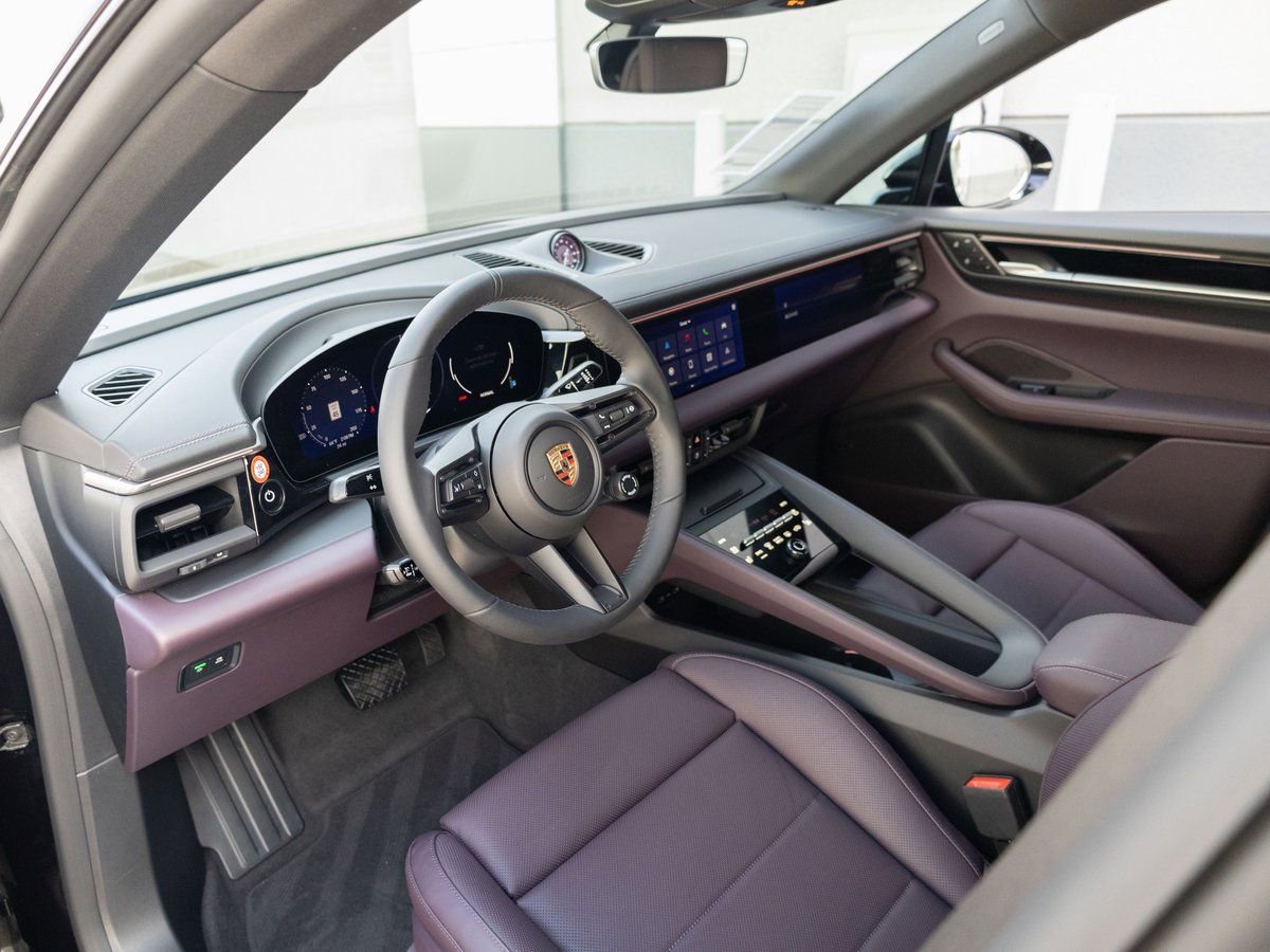 New 2025 Porsche Macan 4 Electric image 4