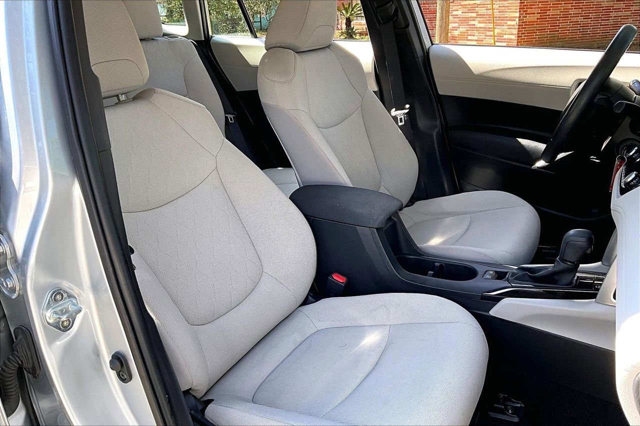 Used 2023 Toyota Corolla Cross L image 29