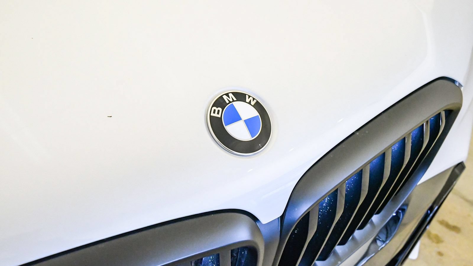 New 2026 BMW X5 xDrive40i w/ M Sport Package AWD/4WD image 8