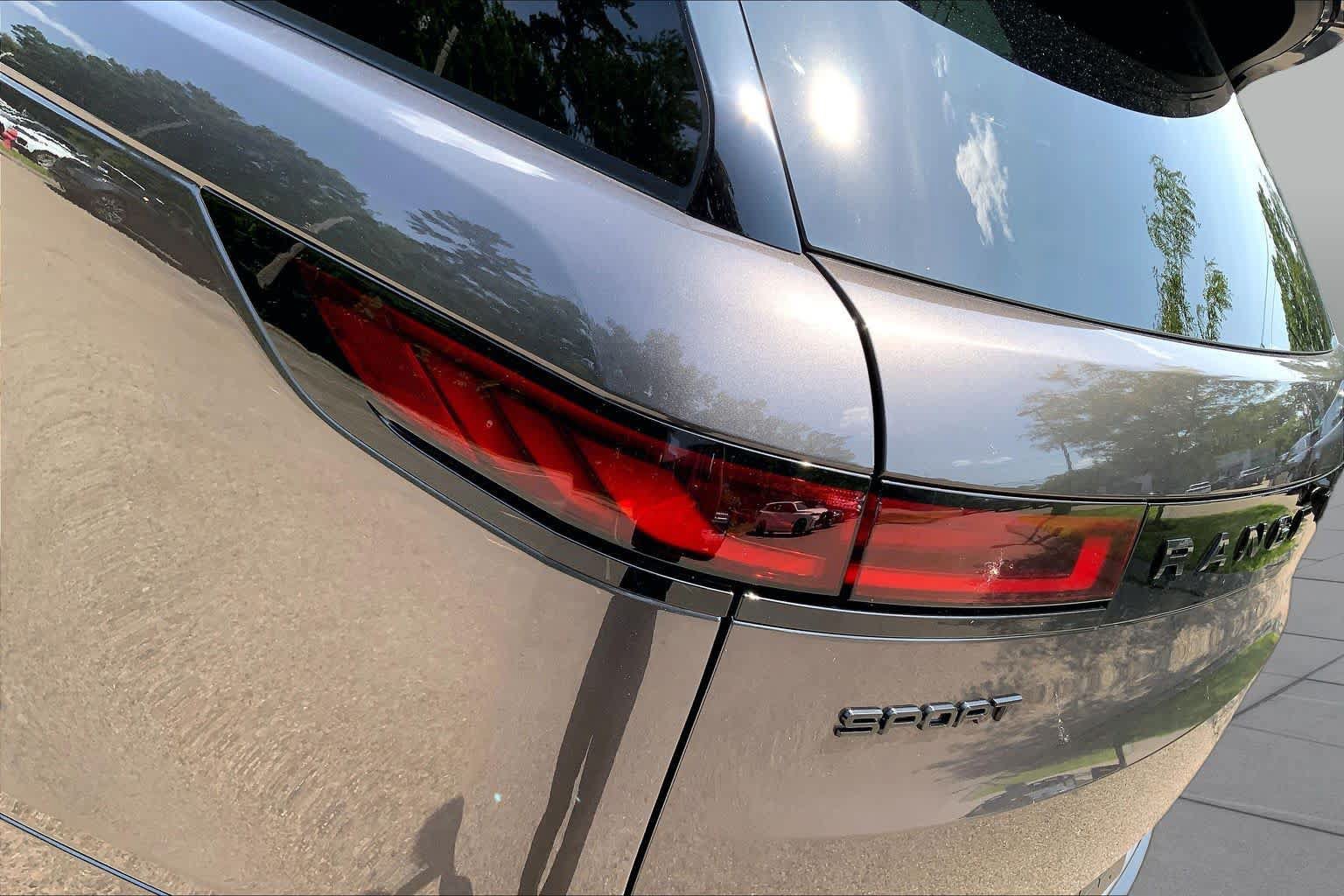 New 2026 Land Rover Range Rover Sport Dynamic SE AWD/4WD image 5