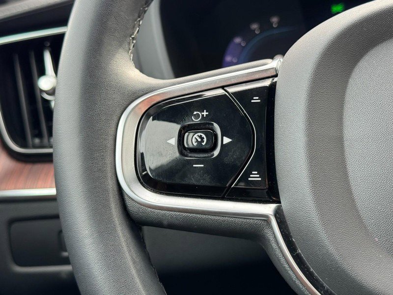 Certified 2023 Volvo XC60 B5 Ultimate image 18