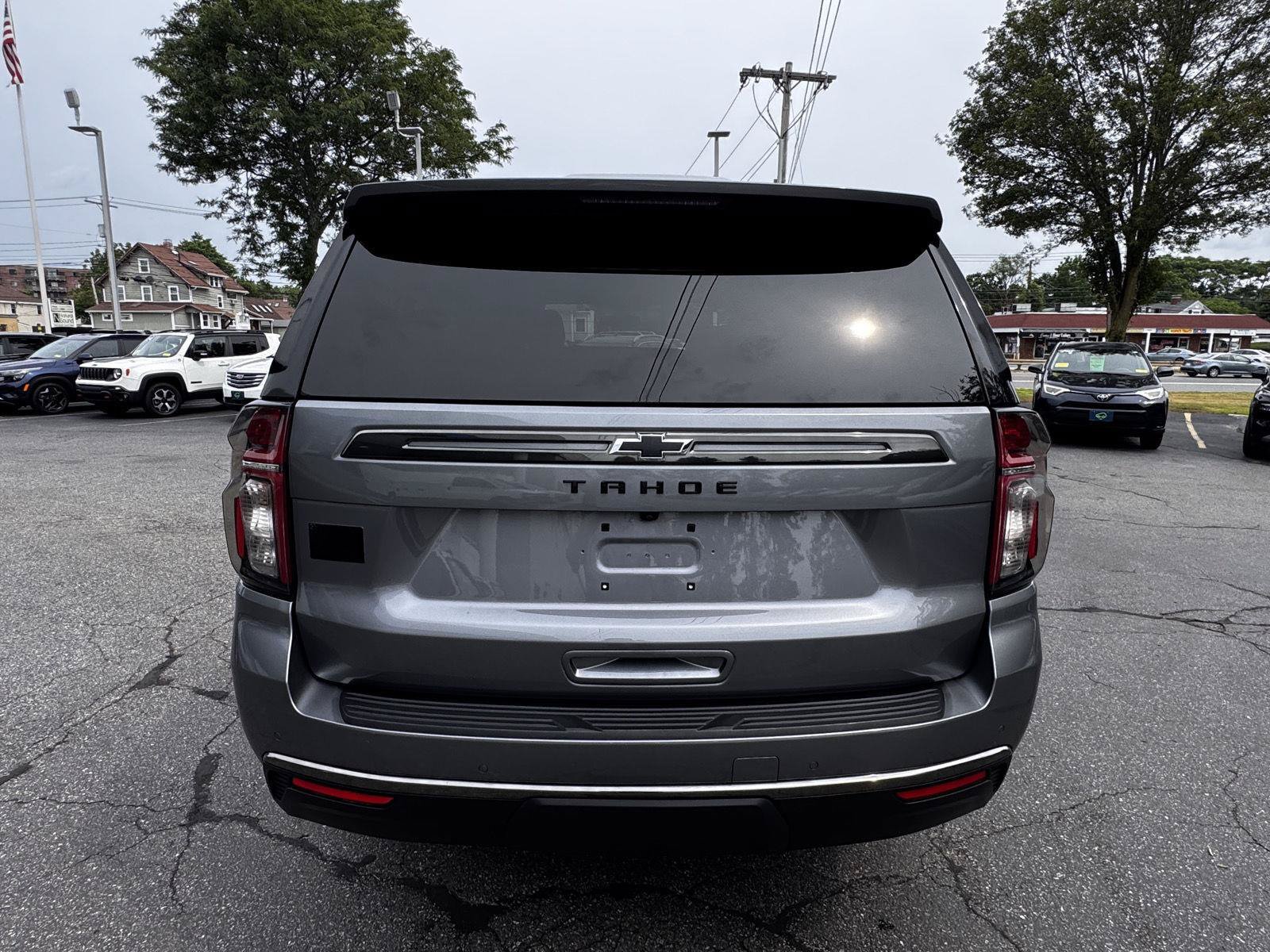 Certified 2022 Chevrolet Tahoe Z71 w/ Luxury Package AWD/4WD image 6