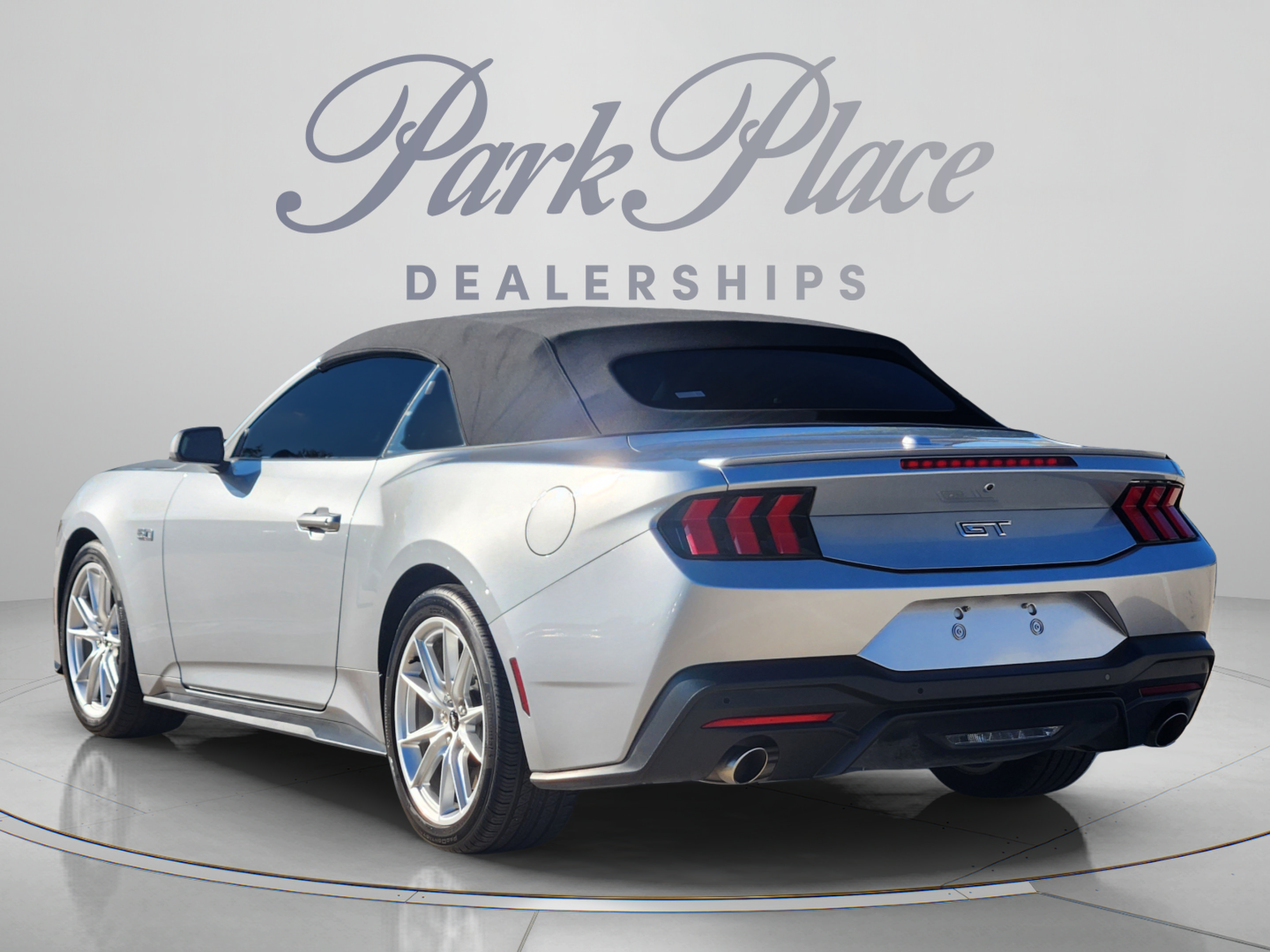 Used 2025 Ford Mustang GT Premium RWD image 3