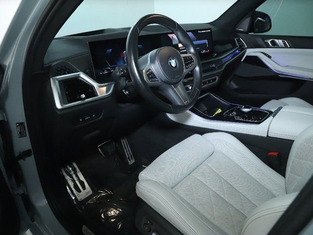 Used 2024 BMW X5 xDrive40i w/ Executive Package AWD/4WD image 21