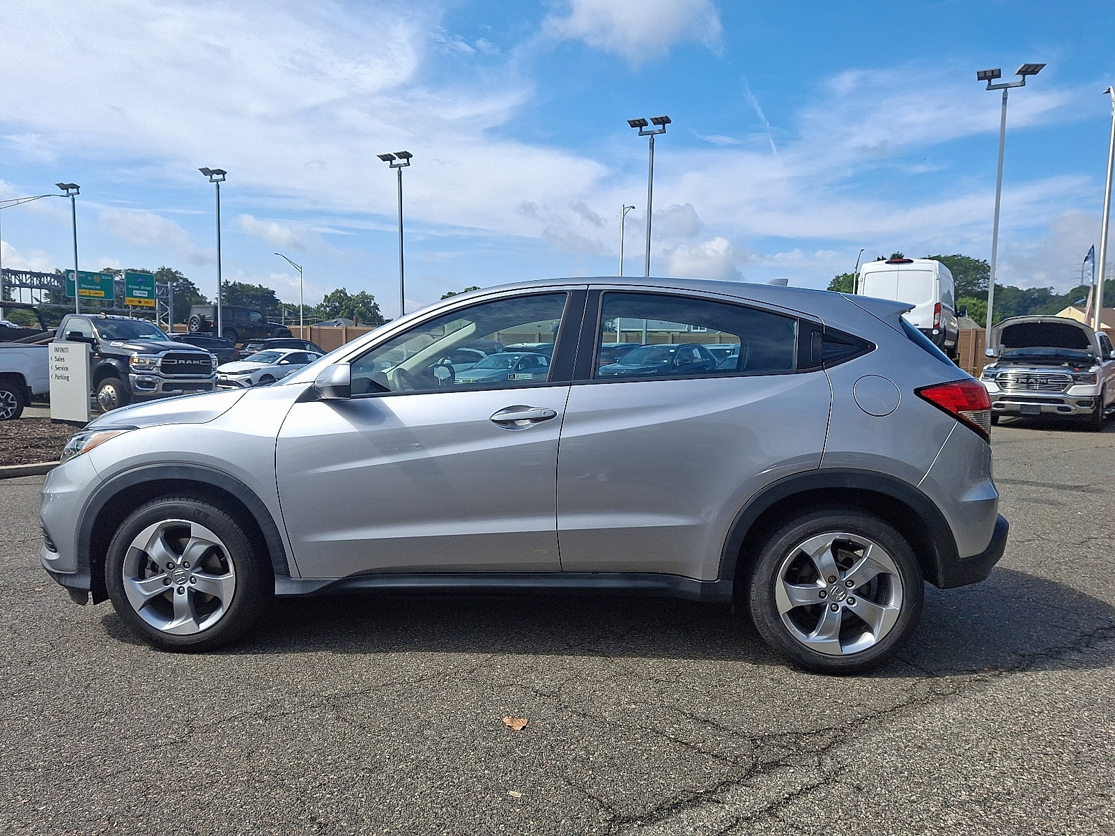 Used 2019 Honda HR-V LX image 7