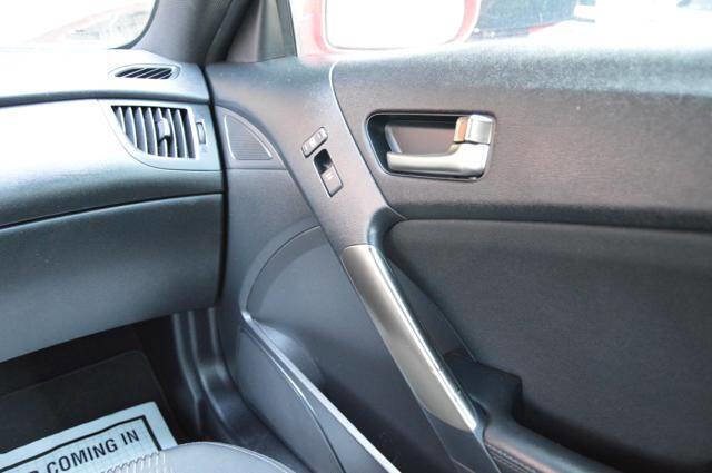 Used 2014 Hyundai Genesis 2.0T image 43