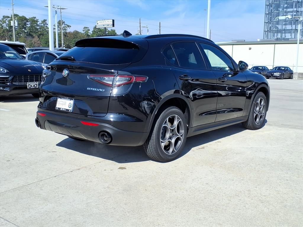 New 2026 Alfa Romeo Stelvio Sprint w/ Convenience Package image 7