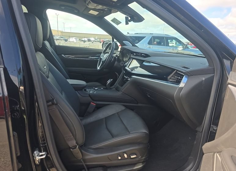 Used 2024 Cadillac XT6 Sport w/ LPO, Floor Liner Package AWD/4WD image 33