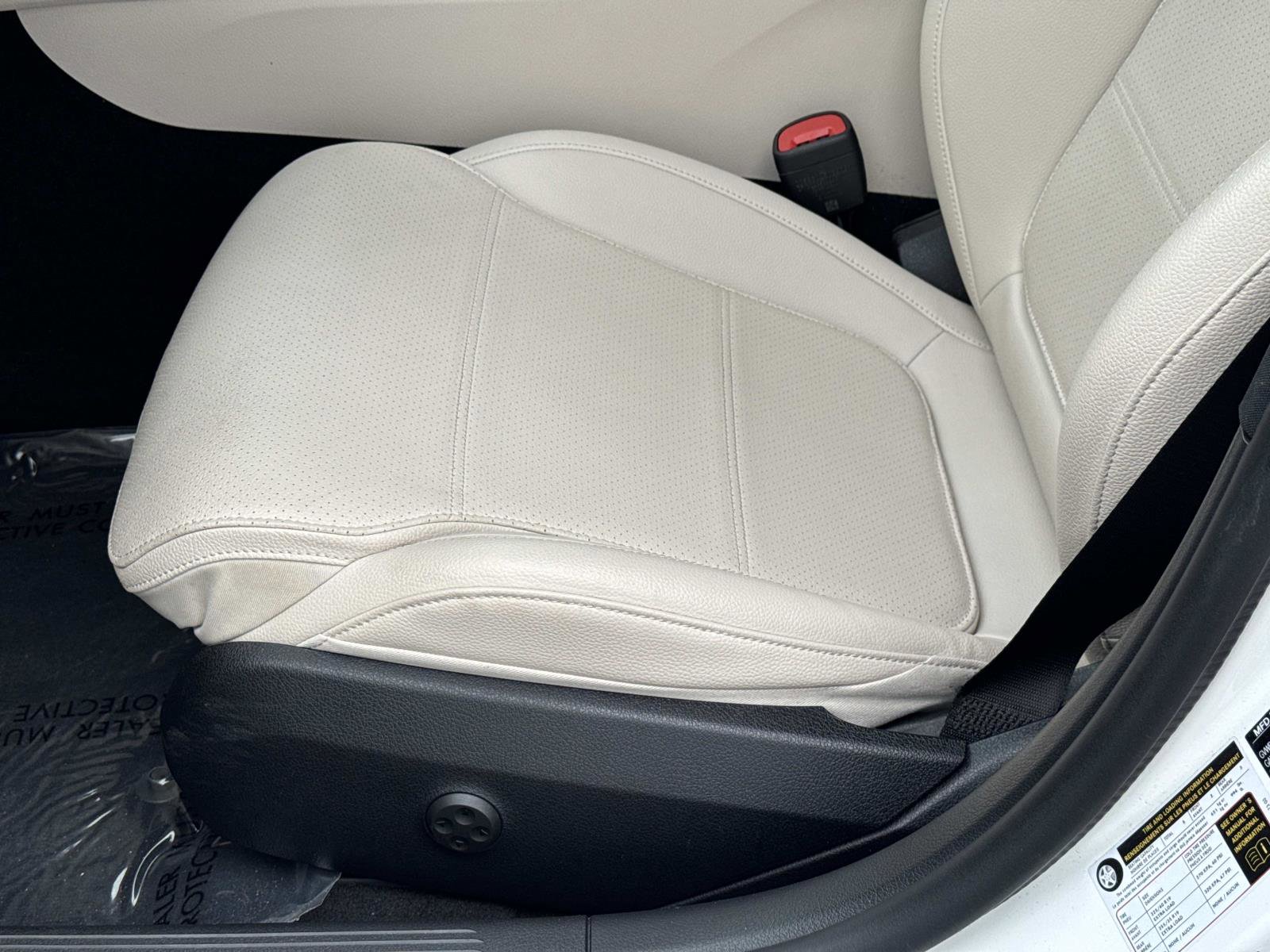 Certified 2023 Mercedes-Benz C 300 Sedan image 19