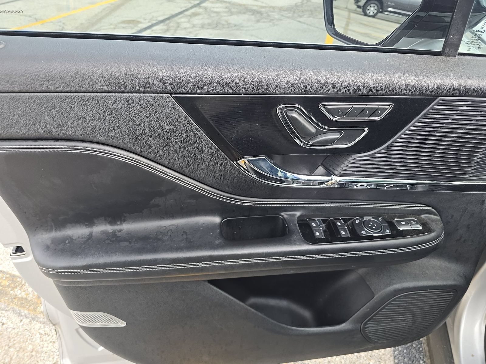 Used 2020 Lincoln Corsair AWD w/ Premium Package image 14
