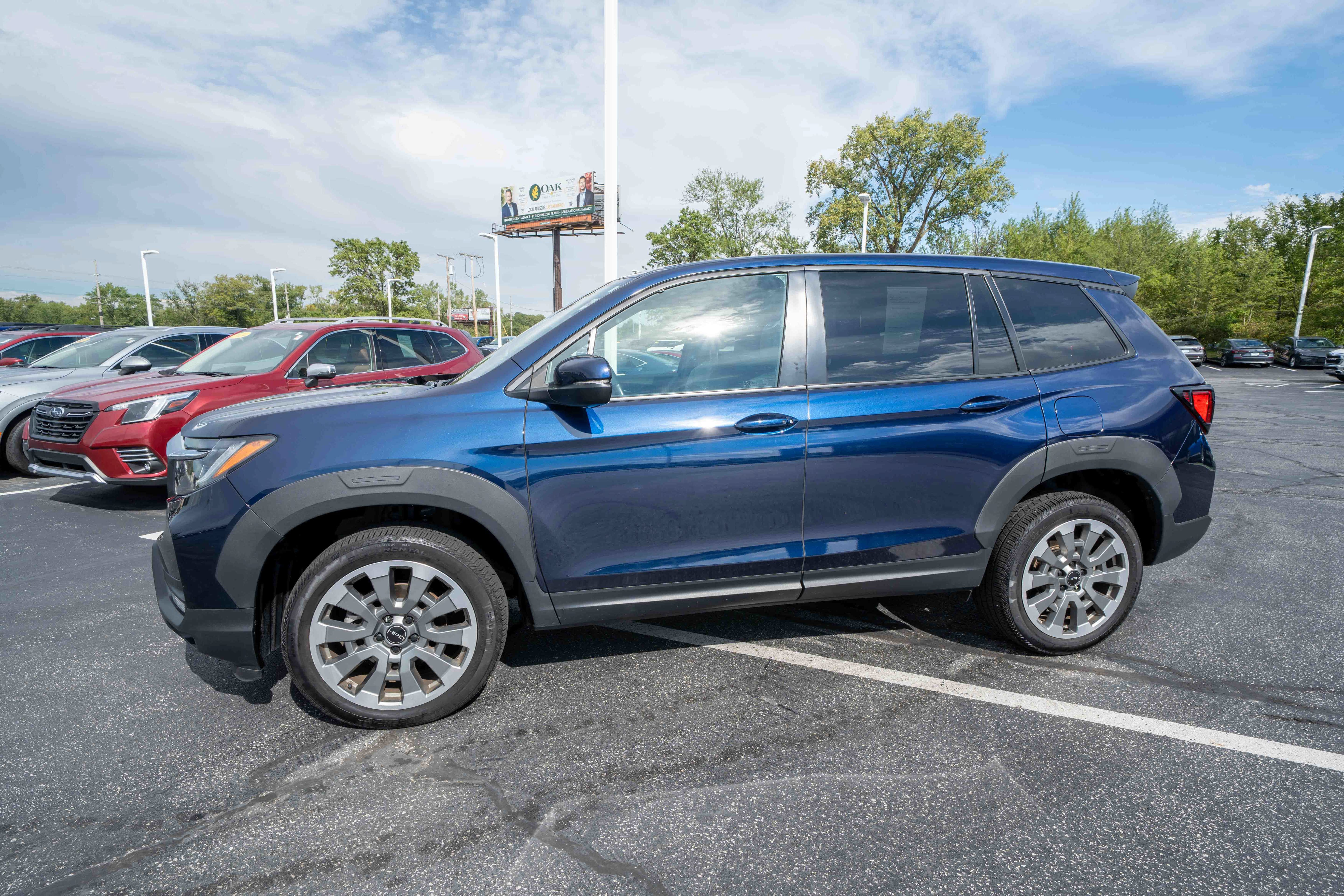 Used 2025 Honda Passport EX-L image 3