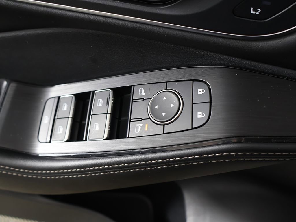 Used 2023 Nissan Rogue Platinum image 36