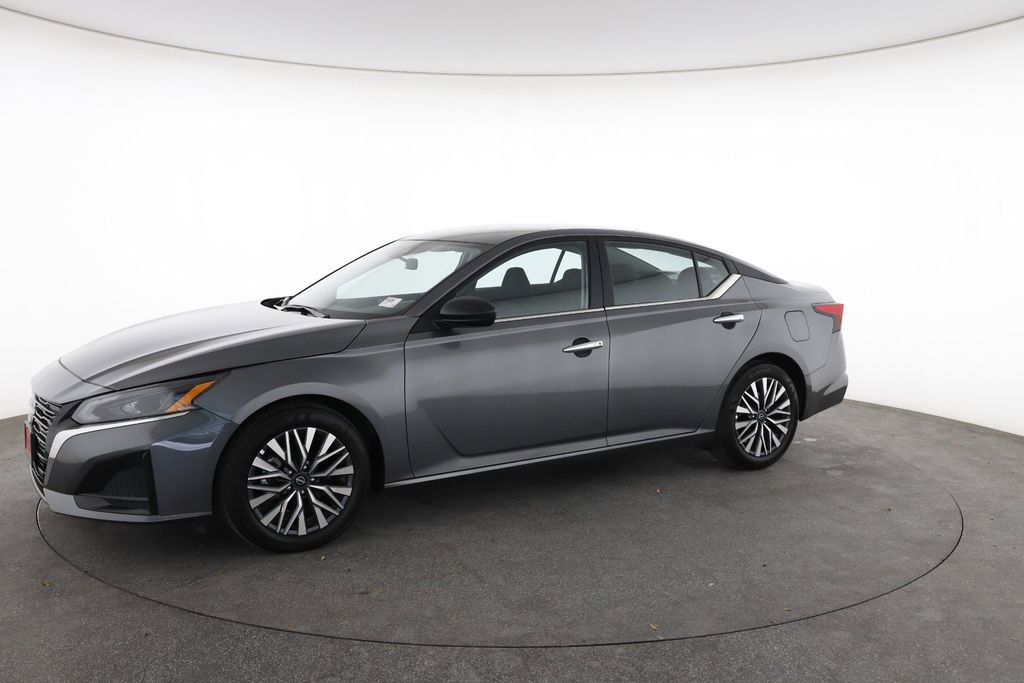 Used 2025 Nissan Altima 2.5 SV image 6
