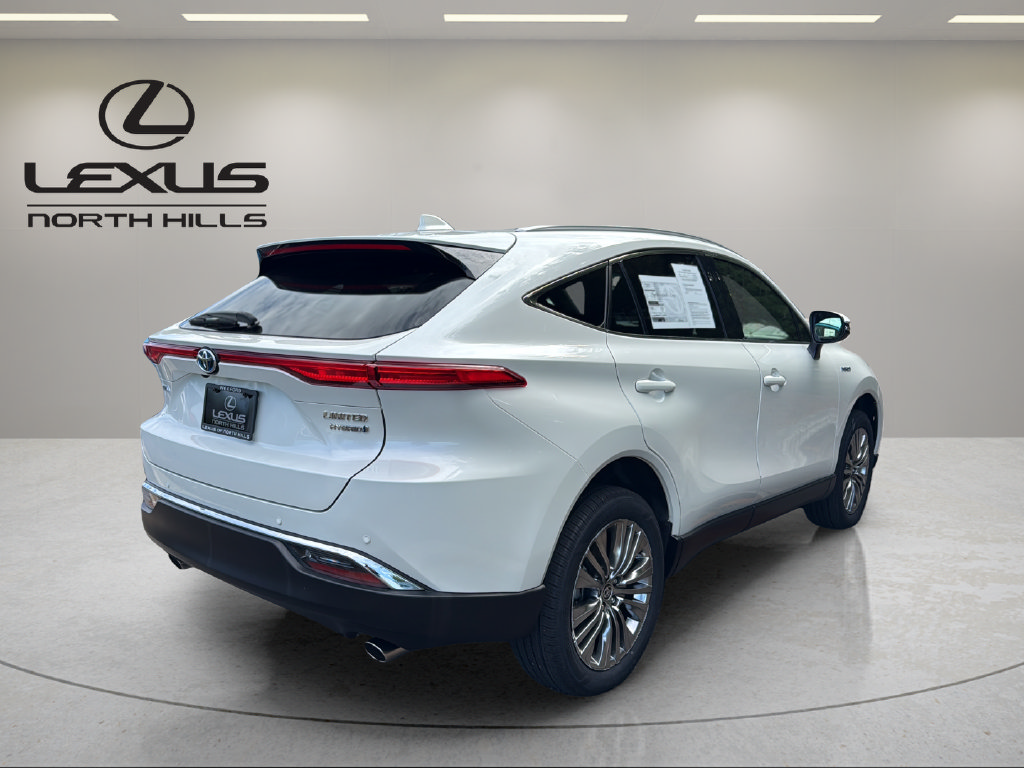 Used 2021 Toyota Venza Limited w/ Carpet Mat Package (TMS) AWD/4WD image 5