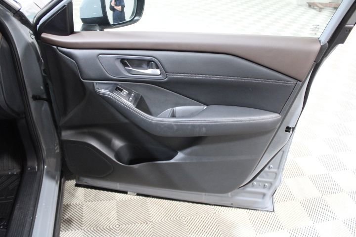 Used 2023 Nissan Rogue SL w/ SL Premium Package image 21