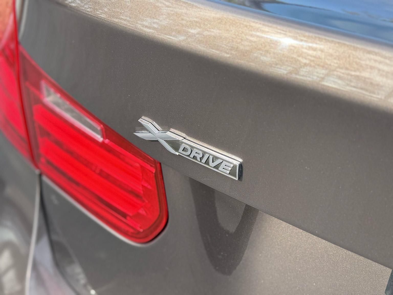 Used 2015 BMW 328i xDrive Sedan AWD/4WD image 10
