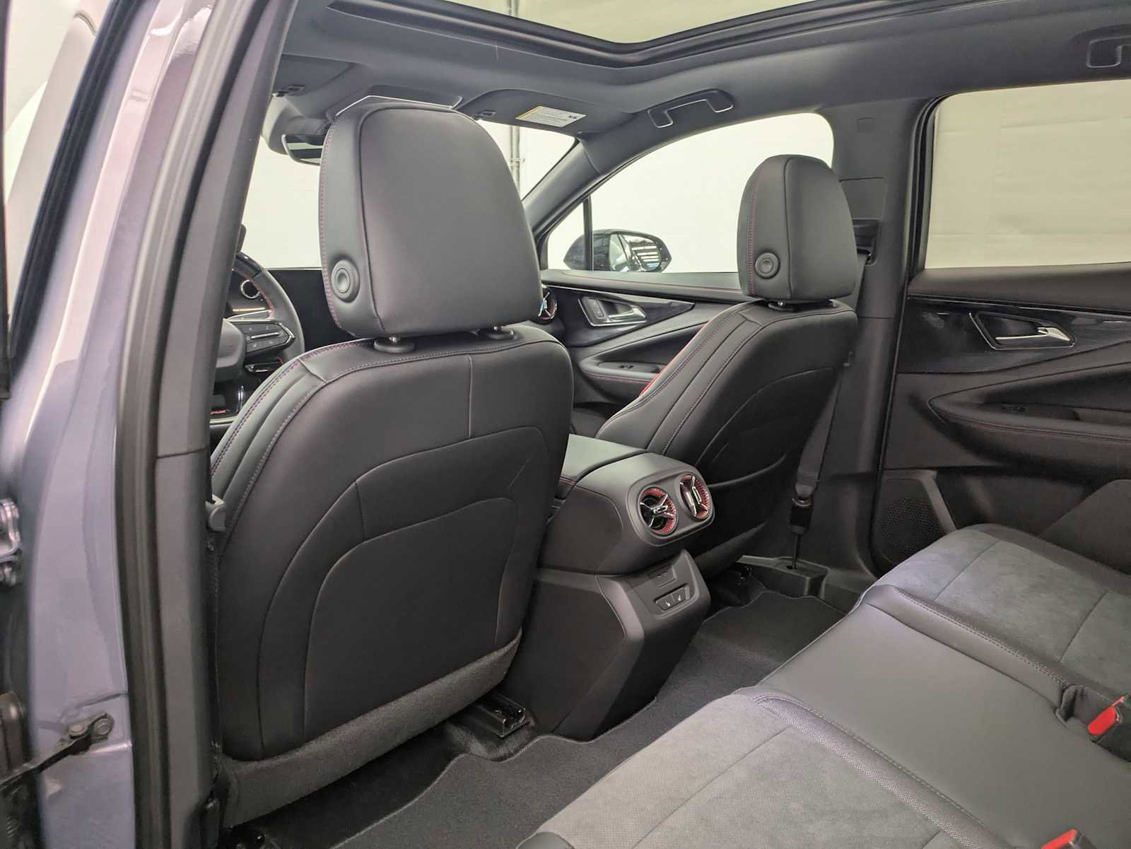 New 2026 Chevrolet Blazer EV RS w/ LPO, Blackout Package AWD/4WD image 19