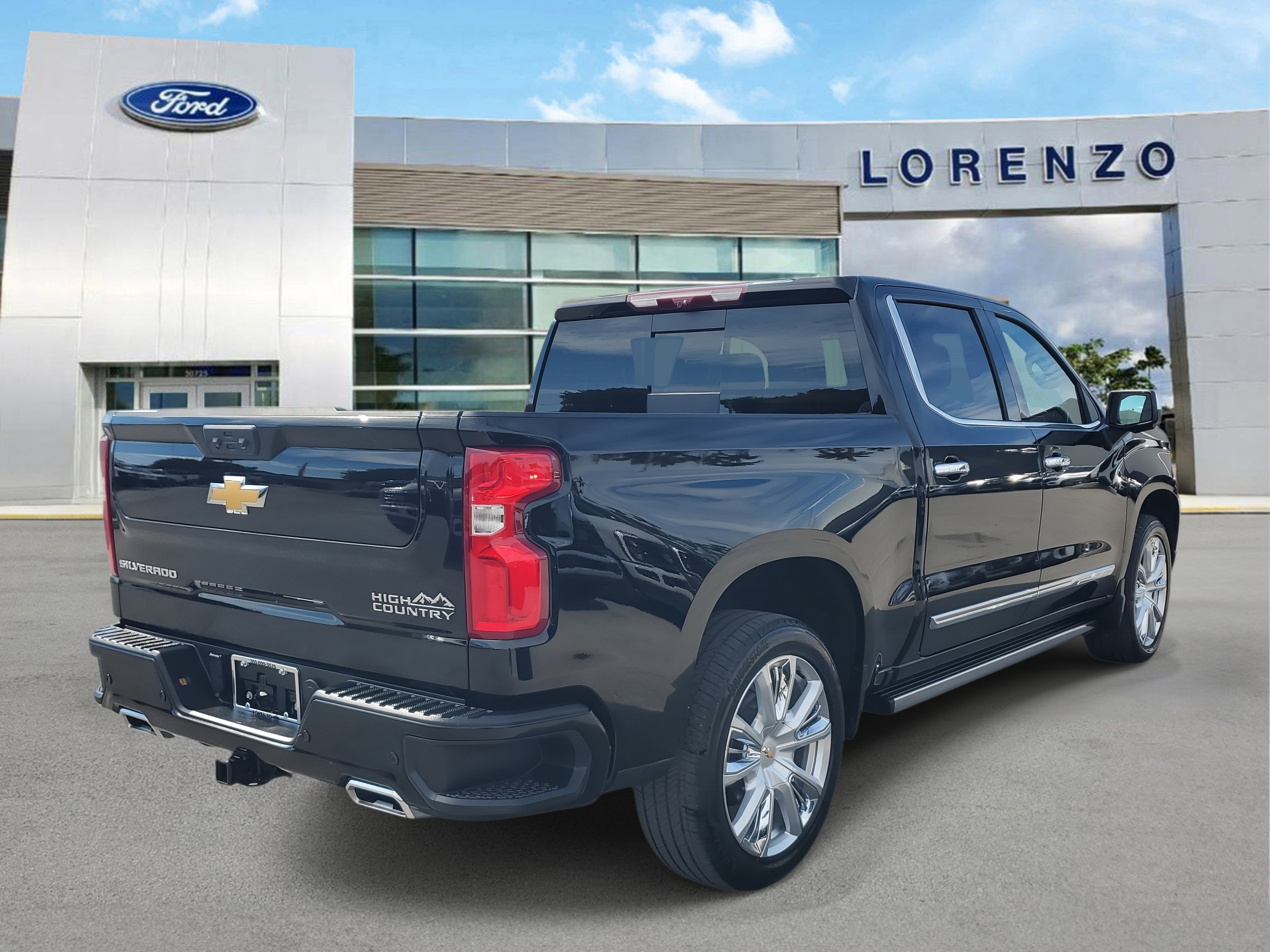 Used 2025 Chevrolet Silverado 1500 High Country w/ High Country Premium Package image 5