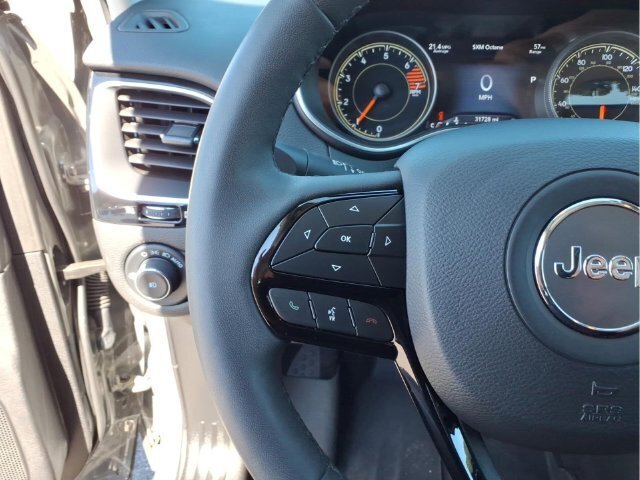 Used 2023 Jeep Cherokee Altitude Lux AWD/4WD image 24
