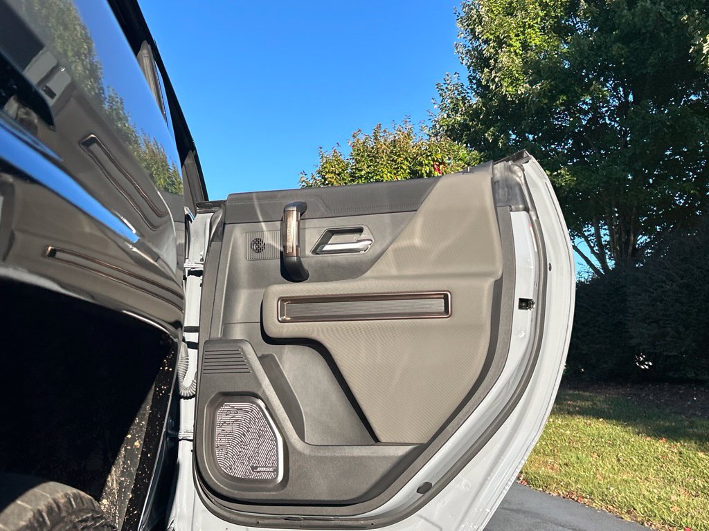 Used 2025 GMC Hummer EV 2X w/ LPO, Sport Package AWD/4WD image 66