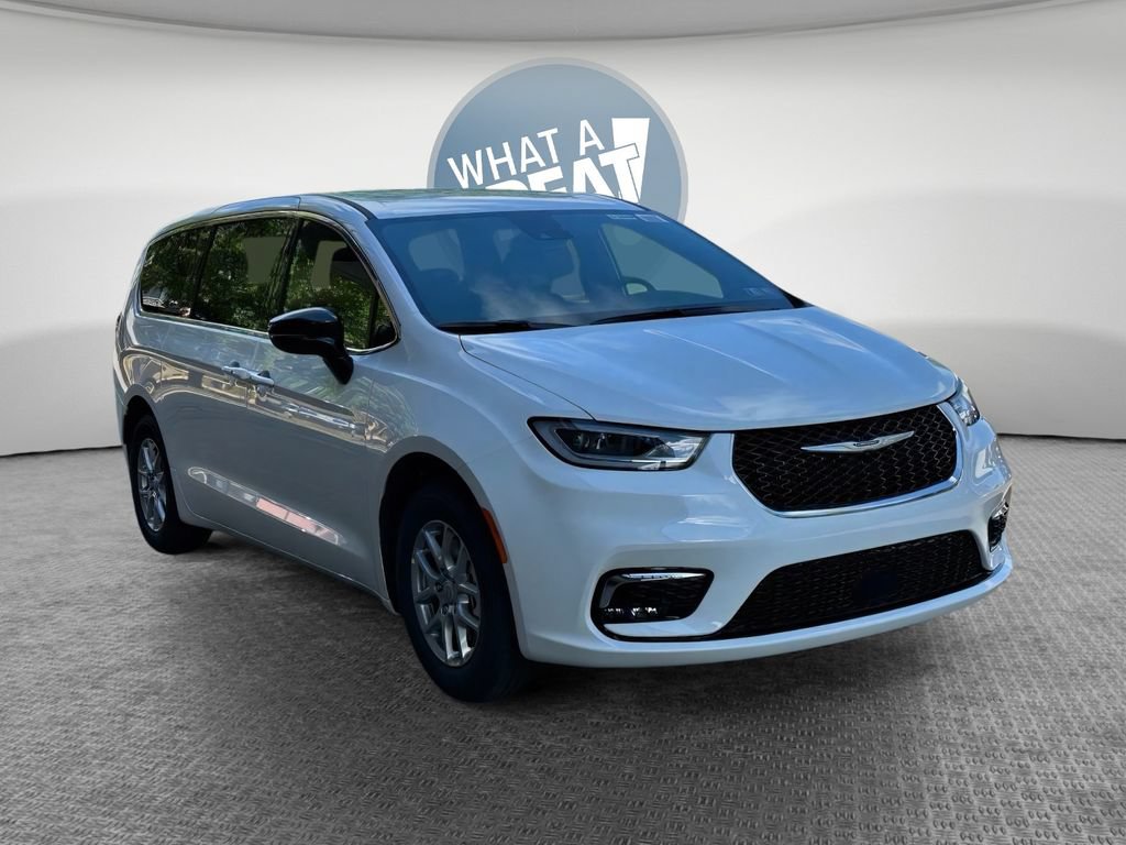 New 2026 Chrysler Pacifica Select FWD video 1