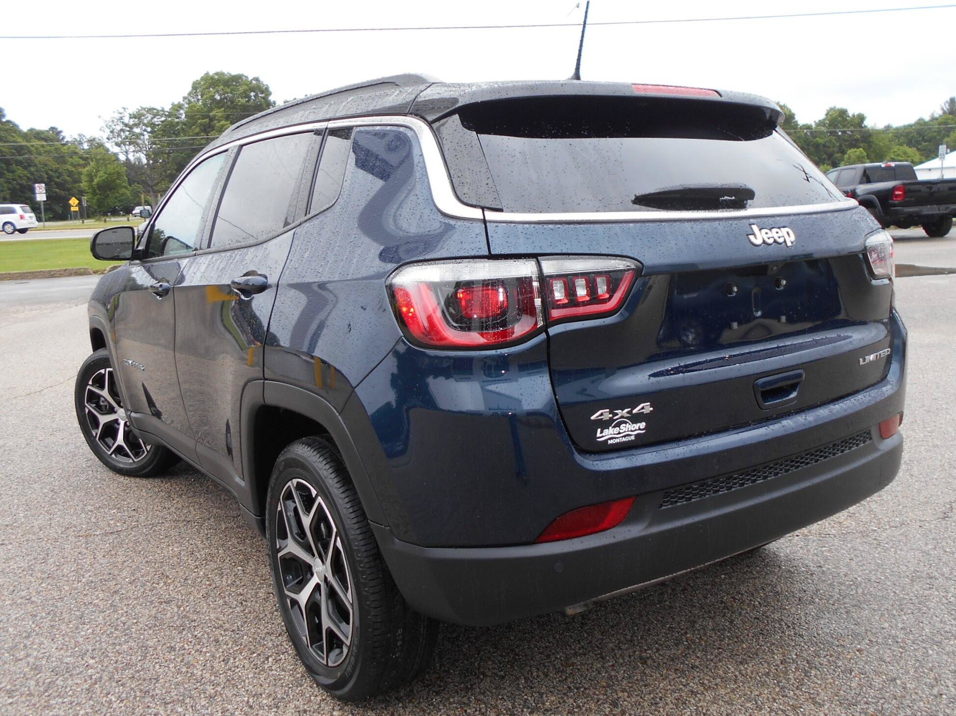 Certified 2024 Jeep Compass Limited AWD/4WD image 3