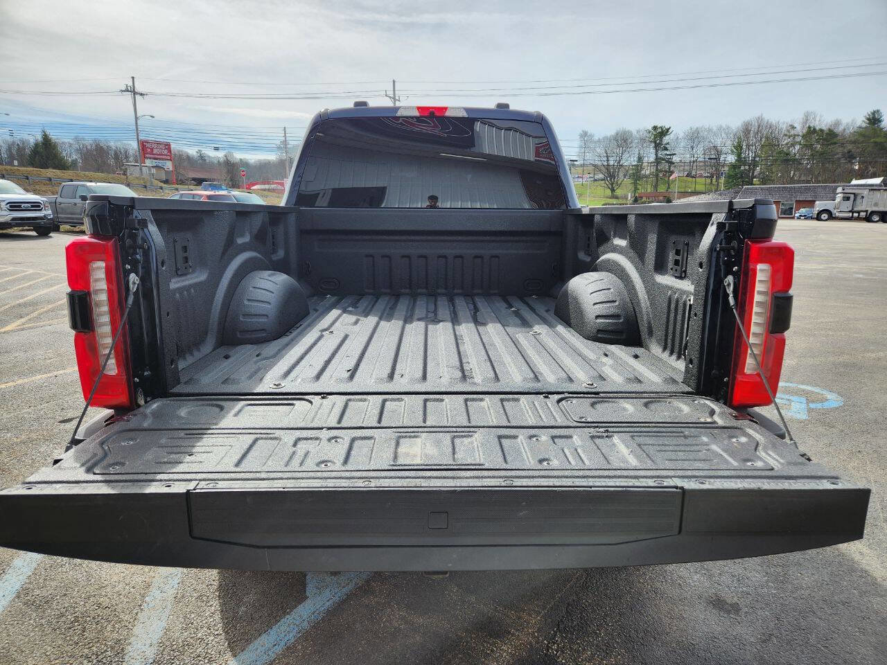 Used 2025 Ford F250 Lariat w/ Chrome Package image 7