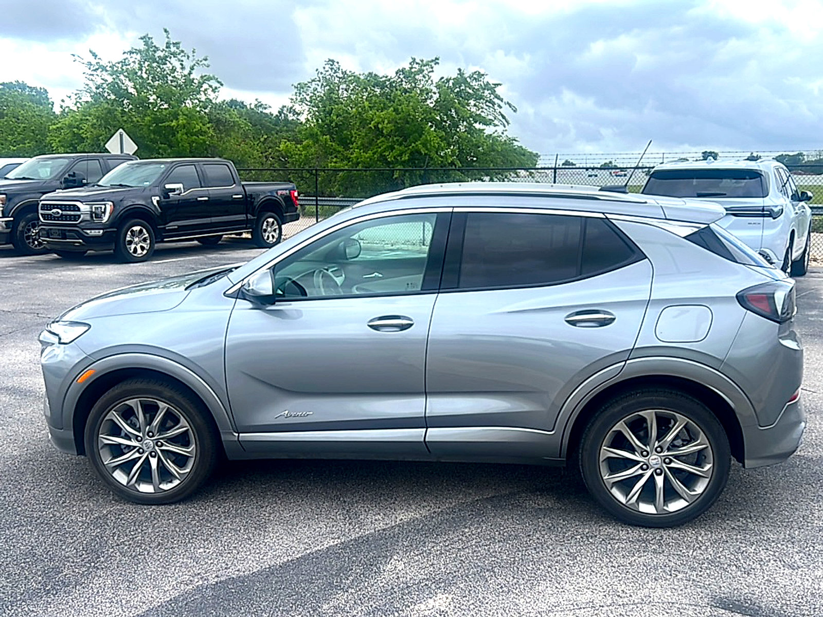 Used 2024 Buick Encore GX Avenir w/ Avenir Technology Package AWD/4WD image 7