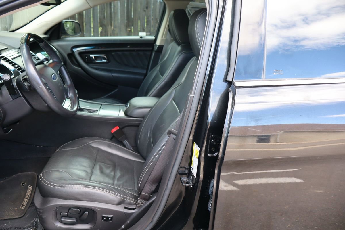 Used 2010 Ford Taurus Limited image 19