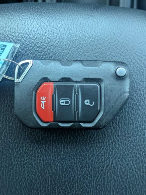 Used 2022 Jeep Wrangler Unlimited Sahara w/ LED Lighting Group AWD/4WD image 34