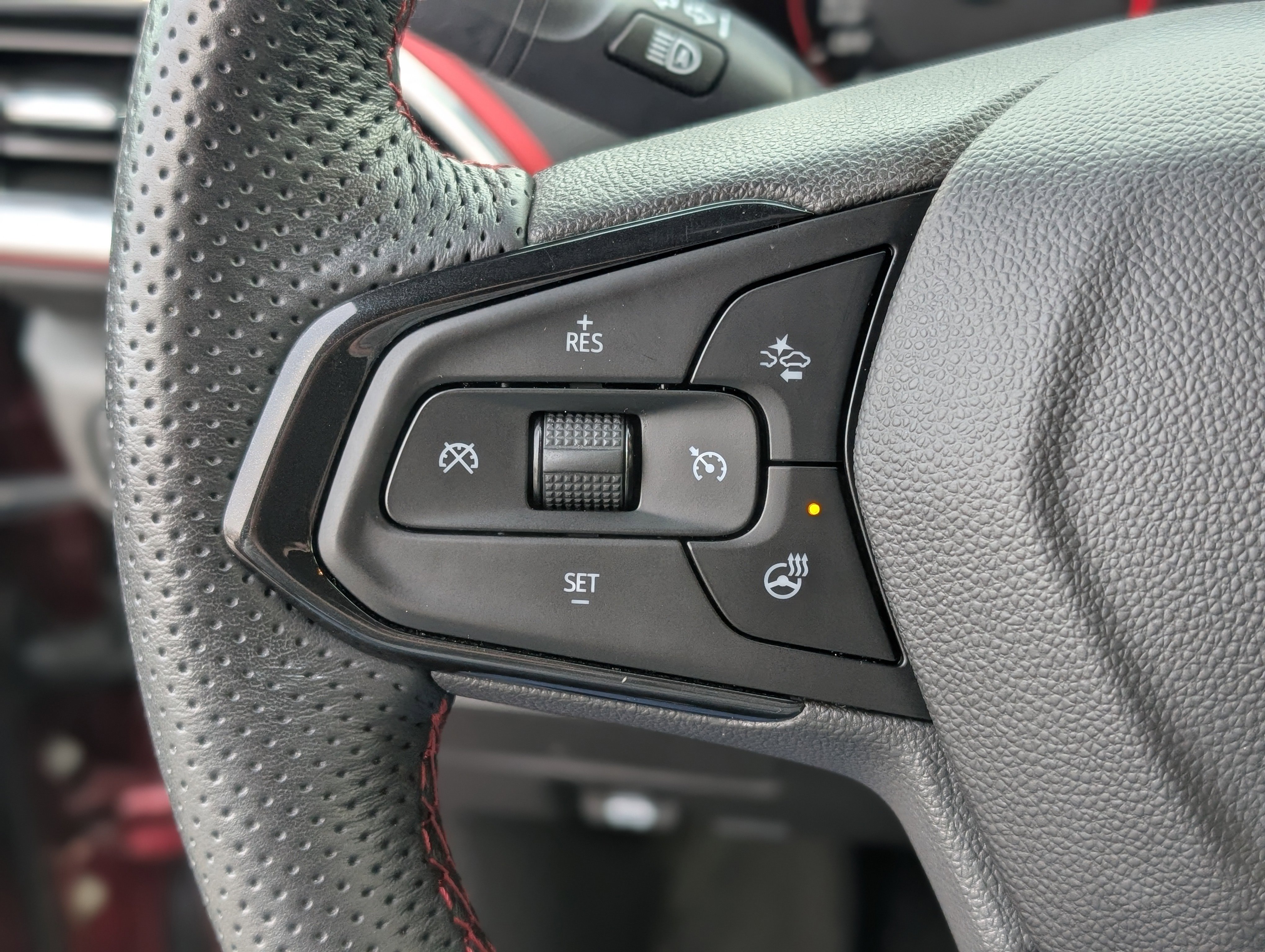 Certified 2023 Chevrolet TrailBlazer RS w/ Convenience Package image 6