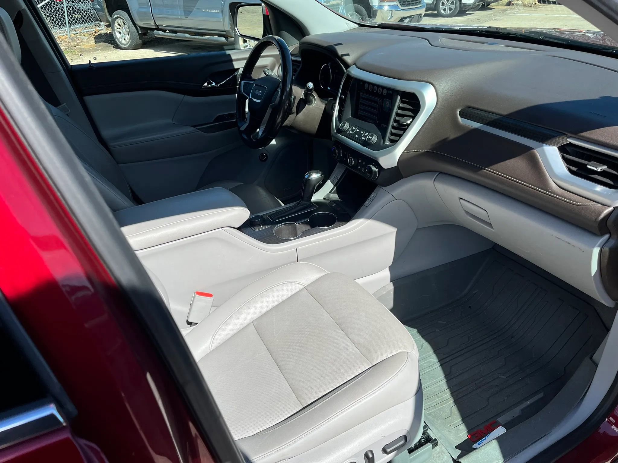 Used 2019 GMC Acadia SLT image 21