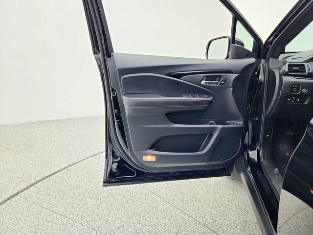 Used 2022 Honda Pilot Black Edition image 24