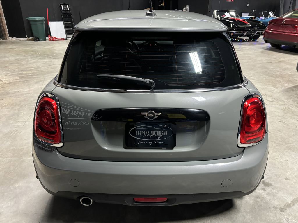 Used 2019 MINI Cooper 2-Door Hardtop w/ Storage Package image 9