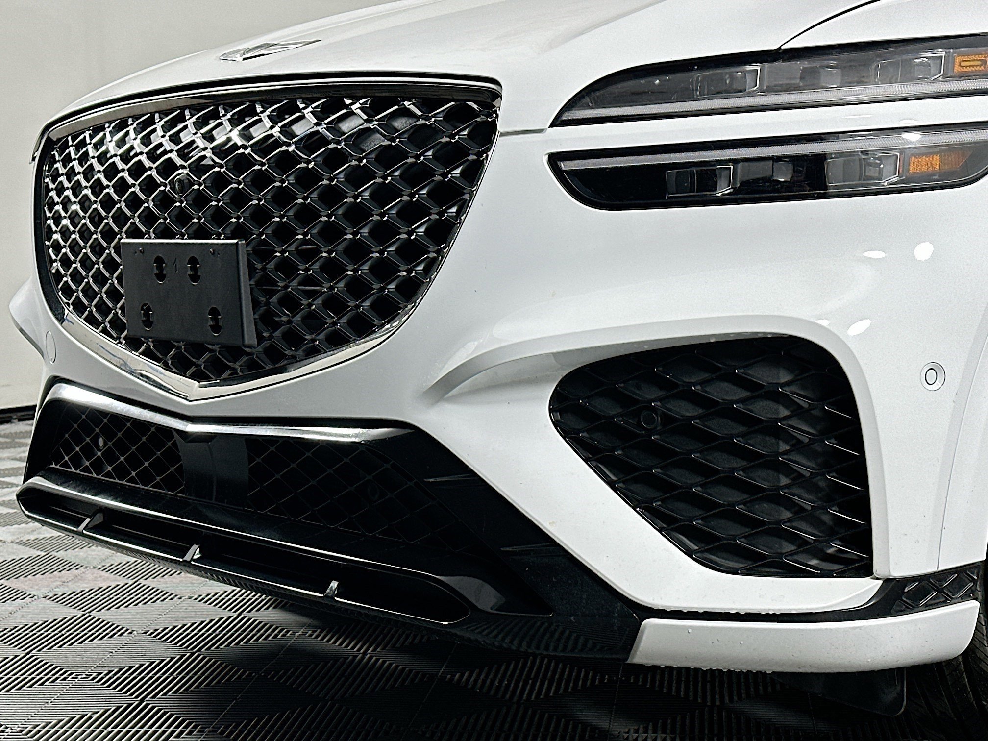 Used 2023 Genesis GV70 2.5T w/ Sport Prestige Package image 33