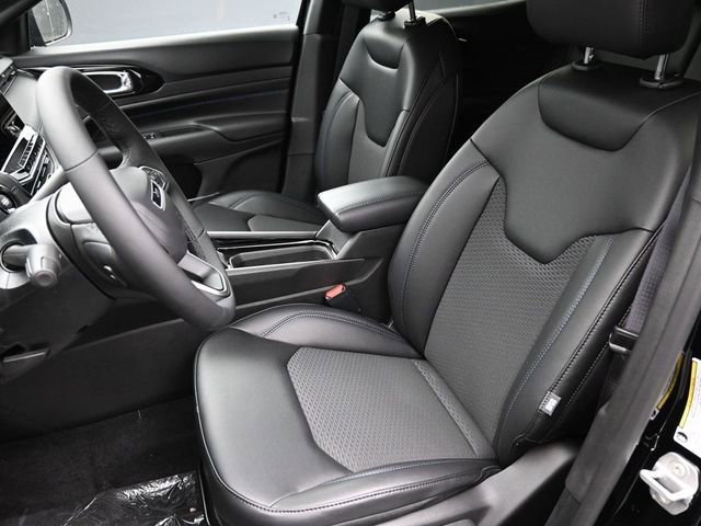 New 2026 Jeep Compass Latitude image 13