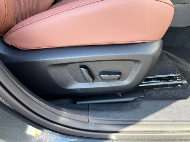 New 2026 Mitsubishi Outlander SEL FWD image 36