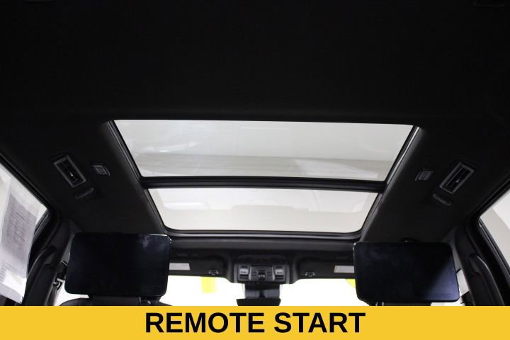 Used 2023 GMC Yukon Denali Ultimate image 3